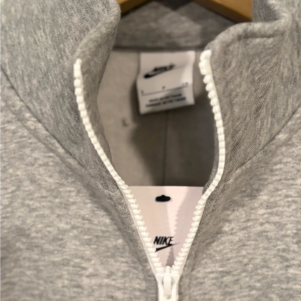 NEW Nike Men's Sportswear Club 1/2-Zip Pullover Sweatshirt - Picture 5 of 7